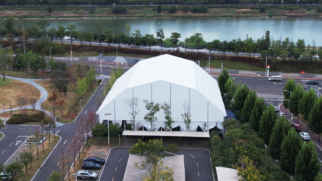 速建主場，一篷搞定封面